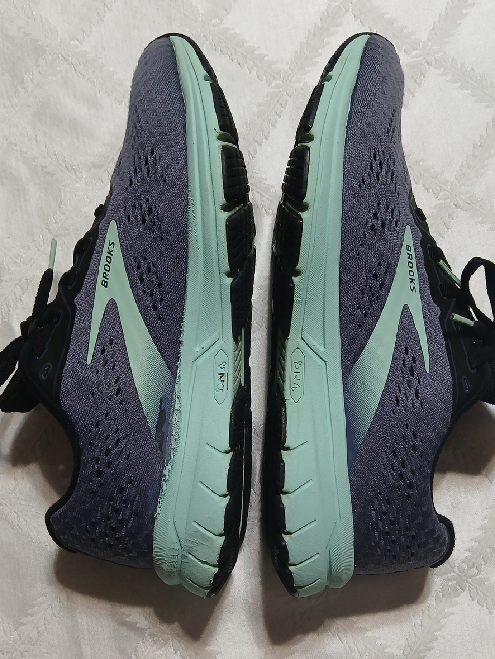 BROOKS  Anthem 4 Gray And Mint Running Training Shoes Size 9.5 Womans - Picture 2 of 11